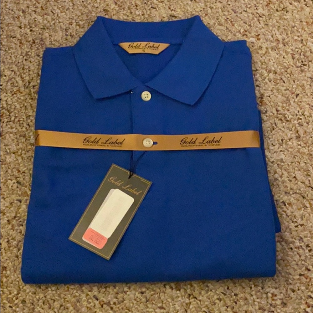 Men’s polo shirt size small